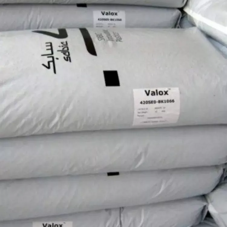 Extruze PBT Sabic Valox je odolná proti plamenům